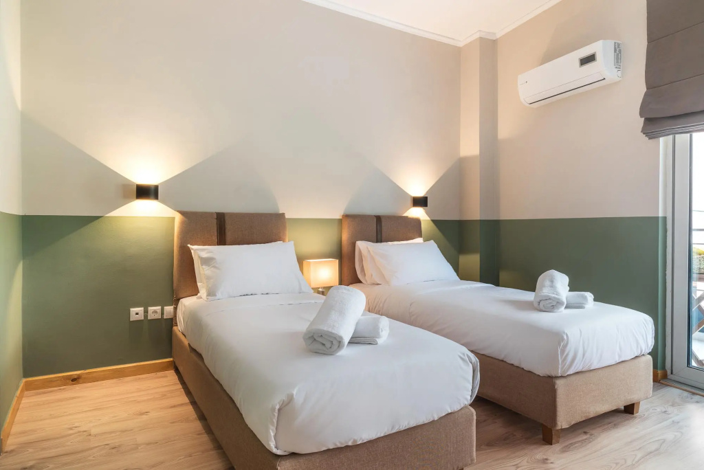 Standard Quadruple room (full double bed)