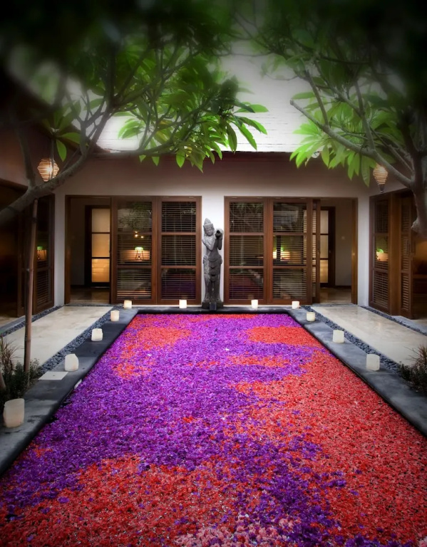 2 Bedrooms Villa with balcony