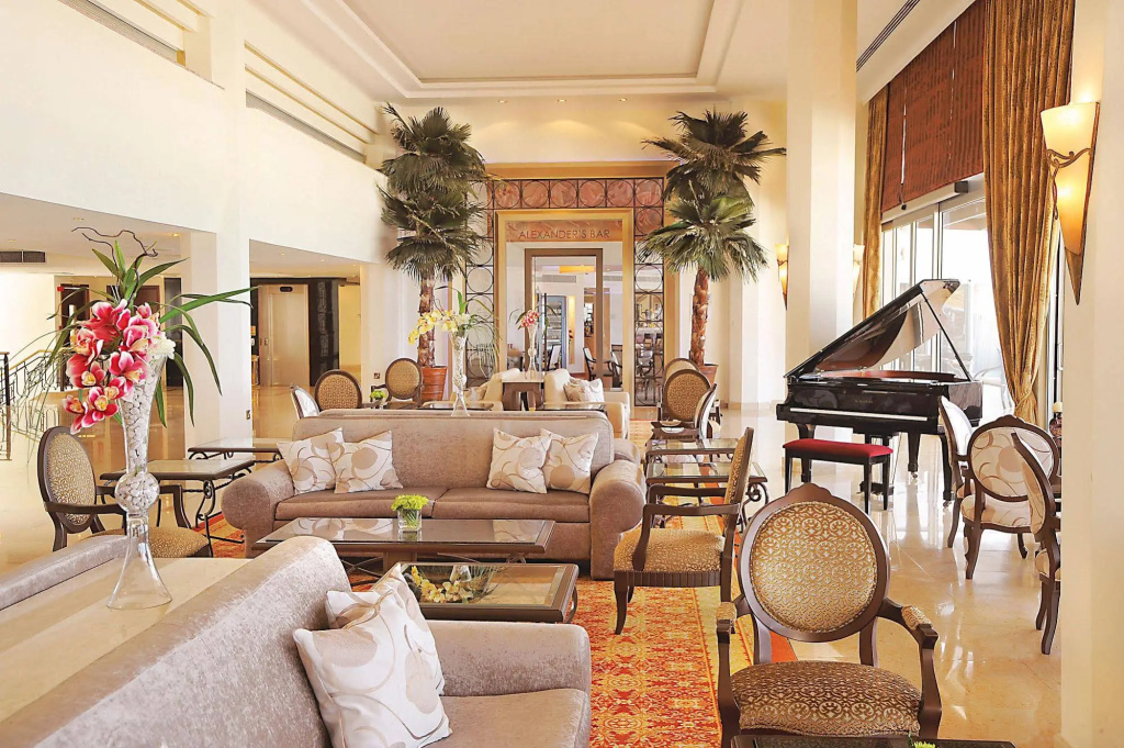 Alexander The Great Beach Hotel — фото