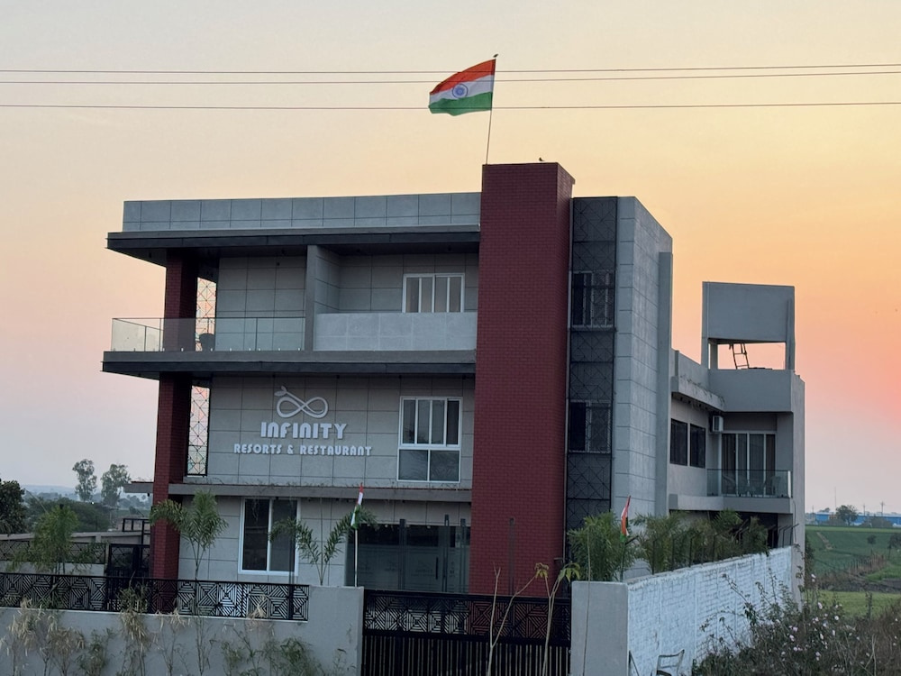 Infinity Resort & Restaurant Inb