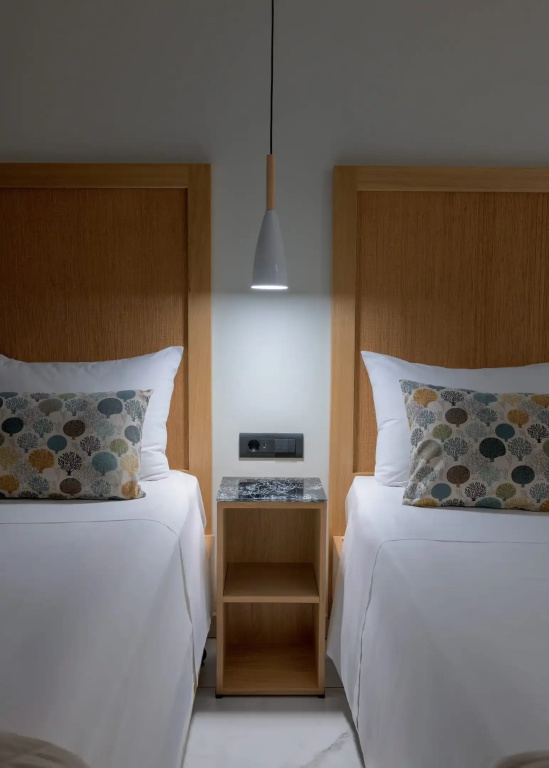 Superior Triple room with partial sea view