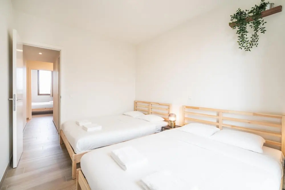 Aesthetic 12 Guests Apartment With Balcony