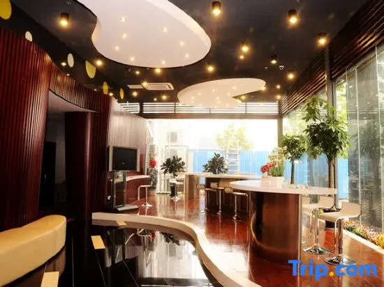 Food & Beverage