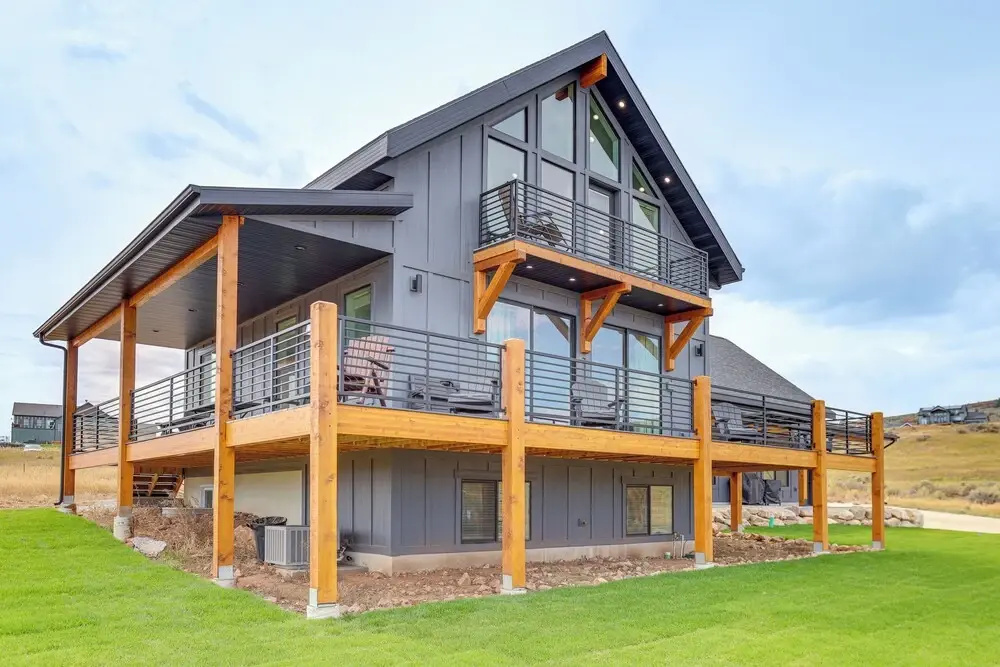 Mtn & Lake Views: Family Retreat in Bear Lake!