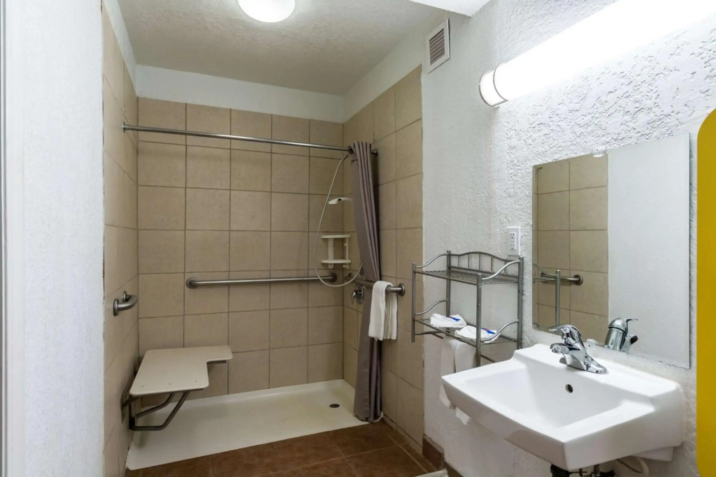Motel 6 Uvalde, TX - фото 10