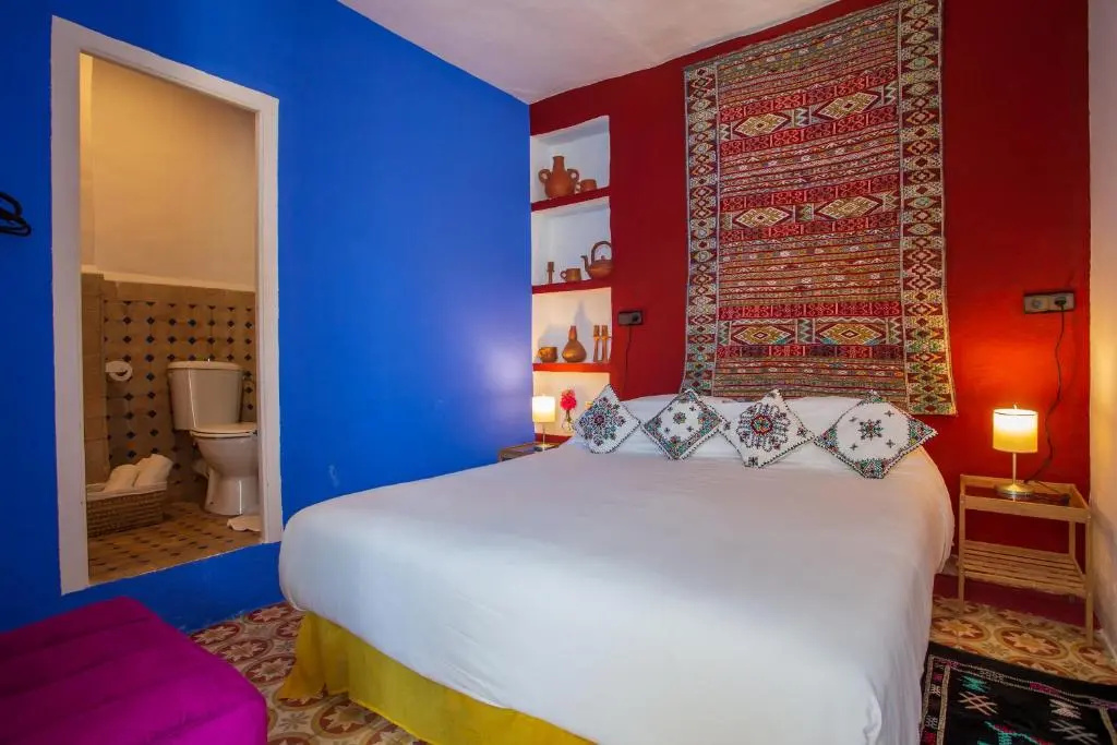 Double room (full double bed)
