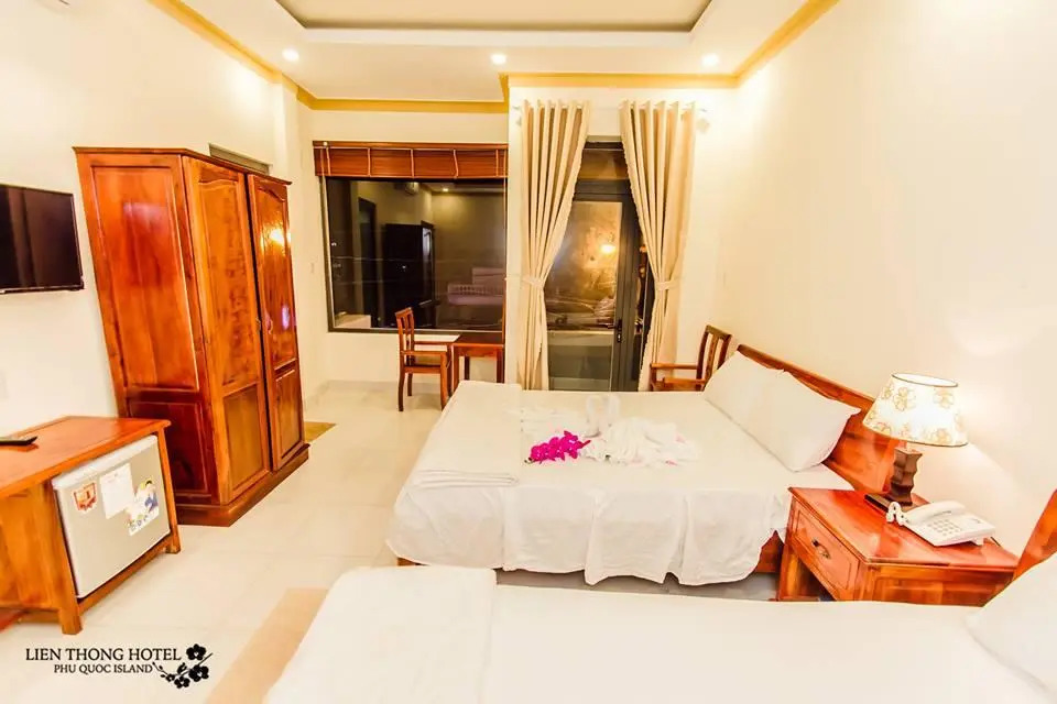 Double Suite with sea view full double bed