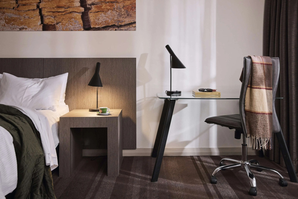 Deluxe Double room (full double bed)