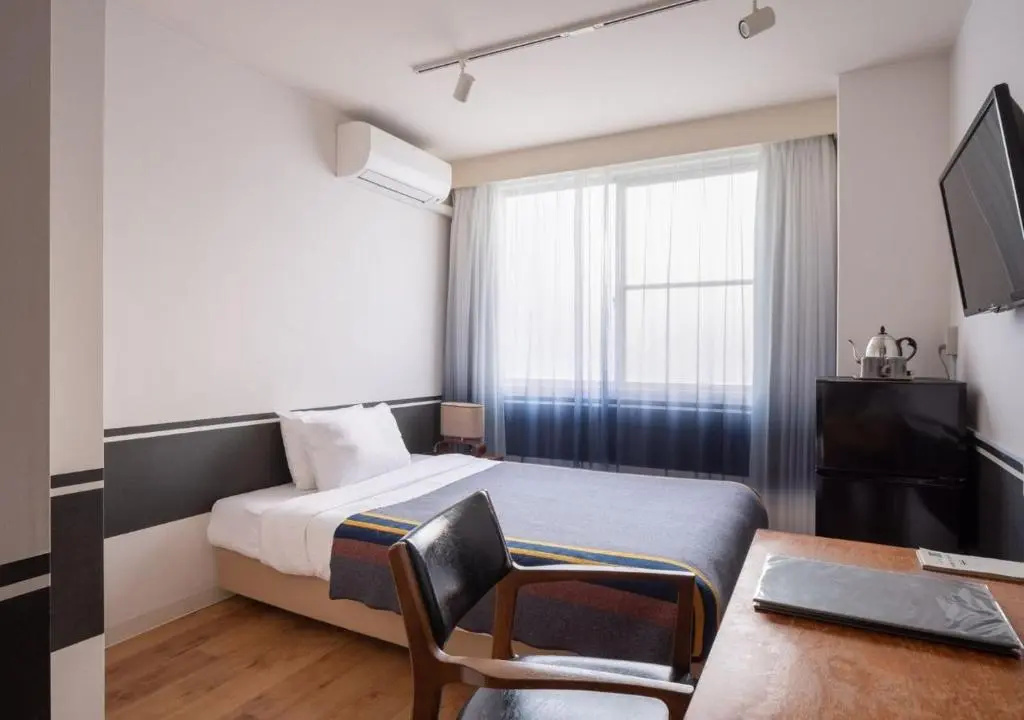Double room (full double bed)