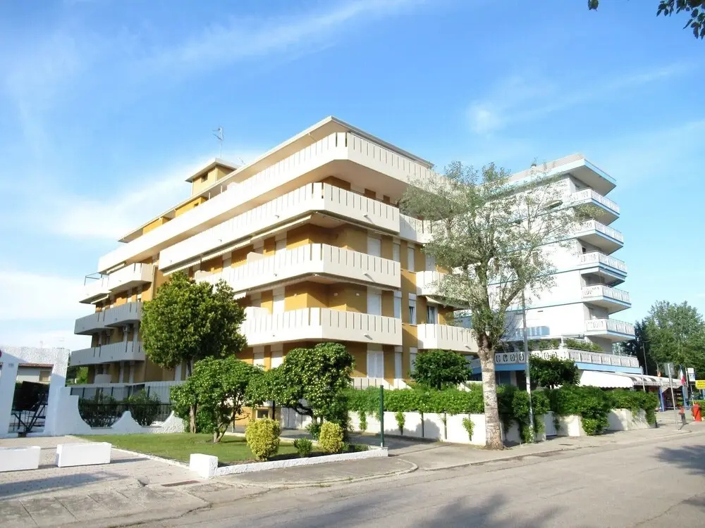 Studio With Large Terrace in Excellent Location Next to the Beach