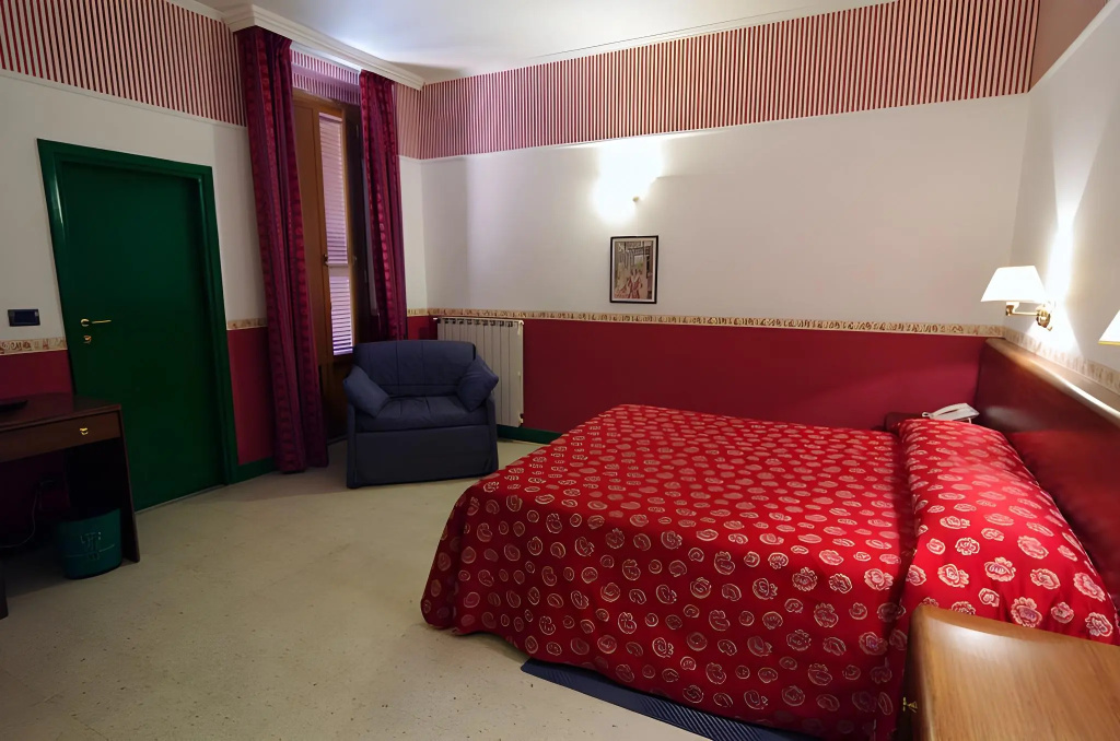 Hotel Iris Crillon — 2