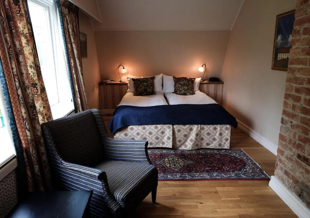 Standard Double room (full double bed)