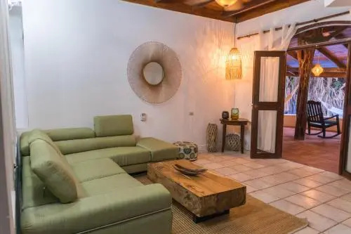 Beachfront Villa Bonita 1