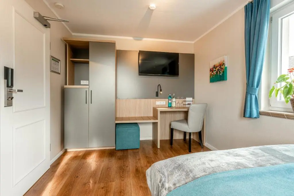 Standard Double room (full double bed)