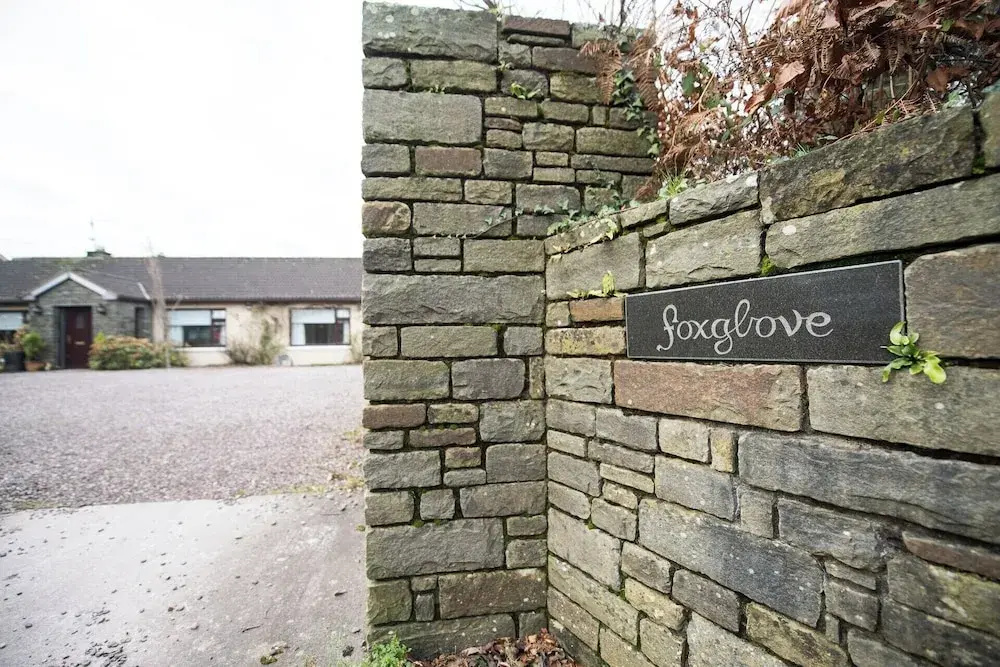 2br-sleeps4-parking-nearcork-6mintoairport
