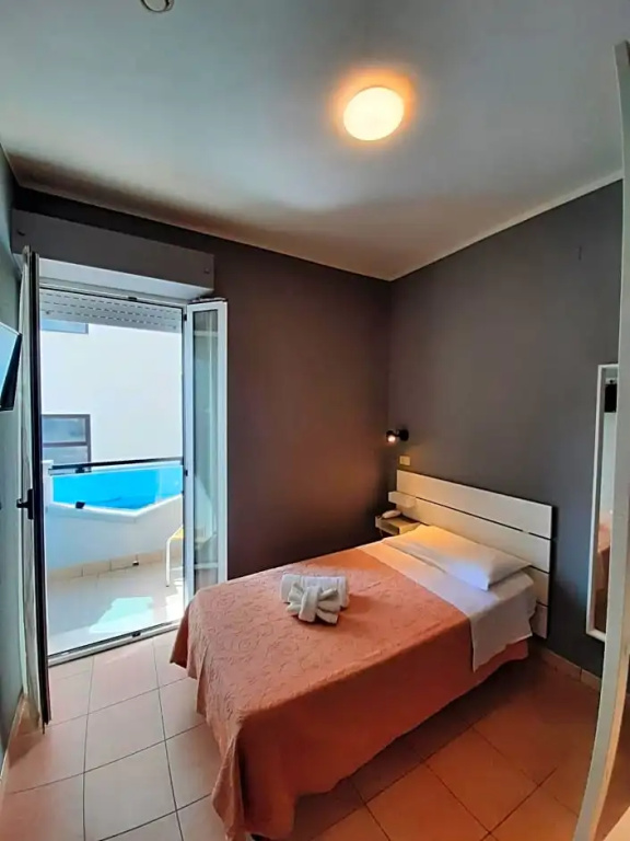 Economy room