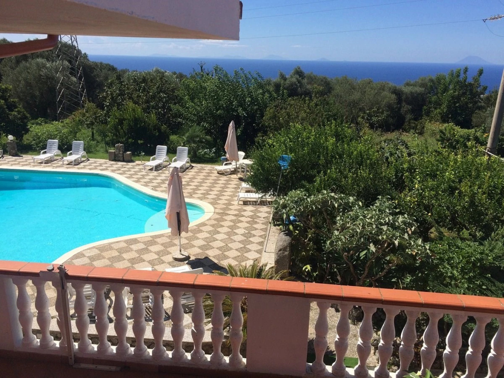 Balcony & Terrace