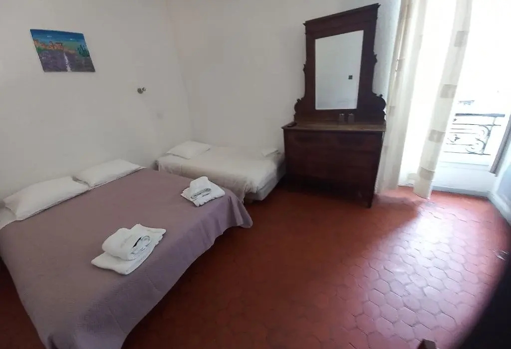 Economy room