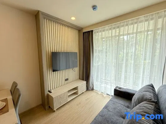 *New 1BR Condo w/ Pool, Gym & Prime Location C246