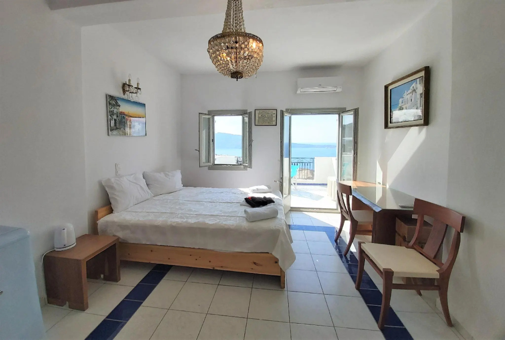 Standard Double room with sea view (full double bed)