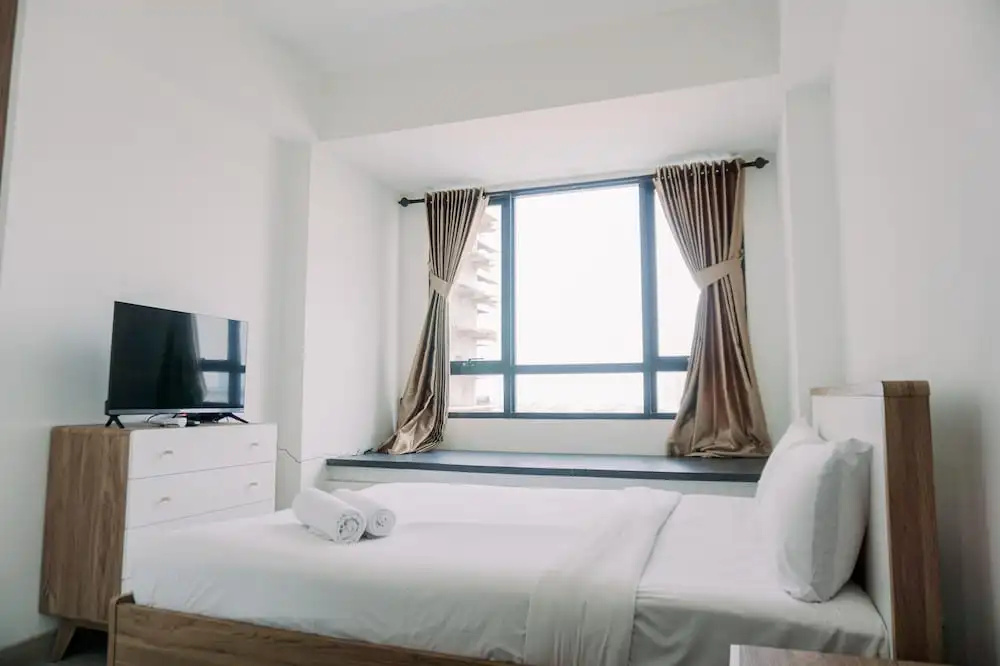 Homey And Comfort Living Studio Collins Boulevard Apartment
