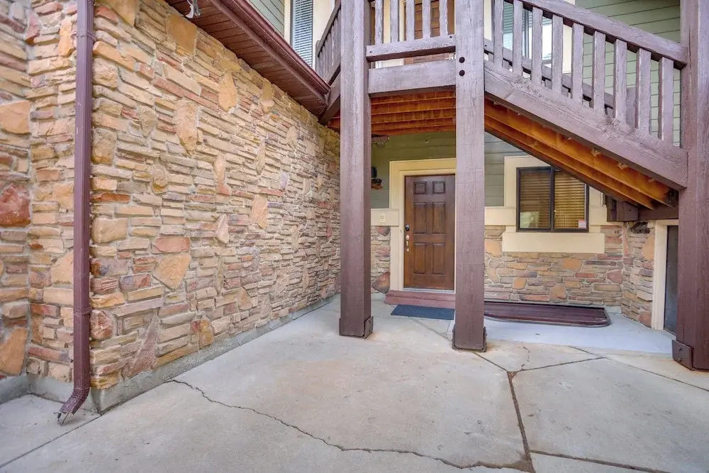 High-end Huntsville Condo w/ Private Hot Tub!