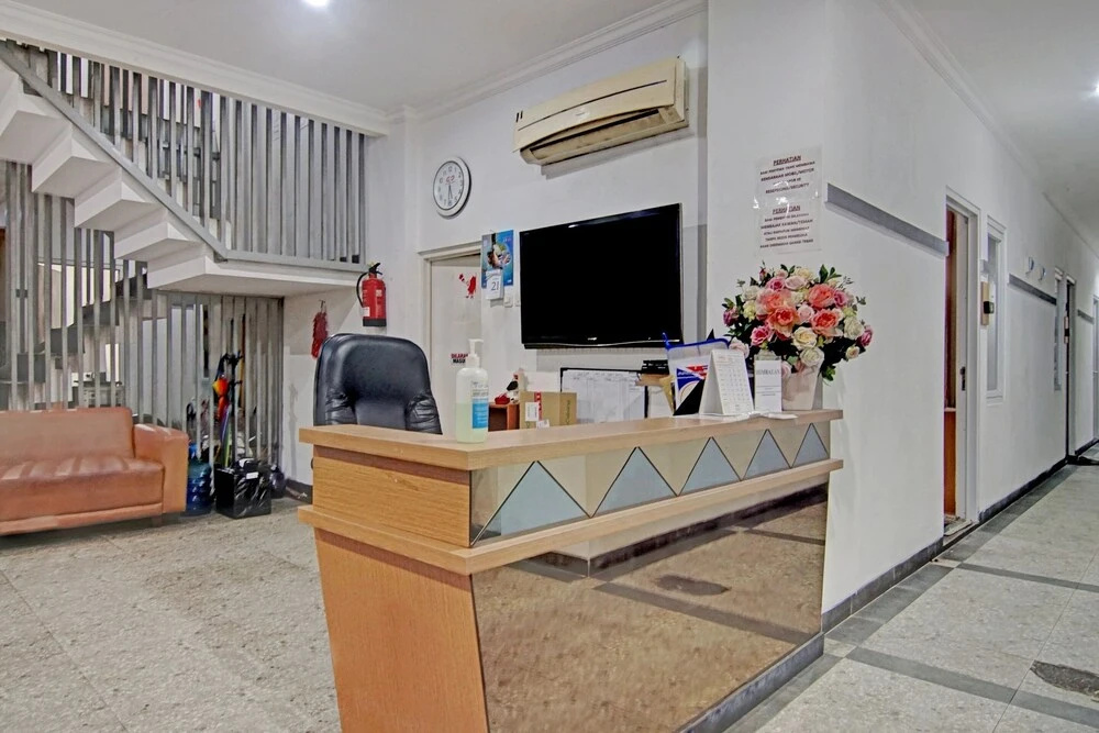Lobby & Reception