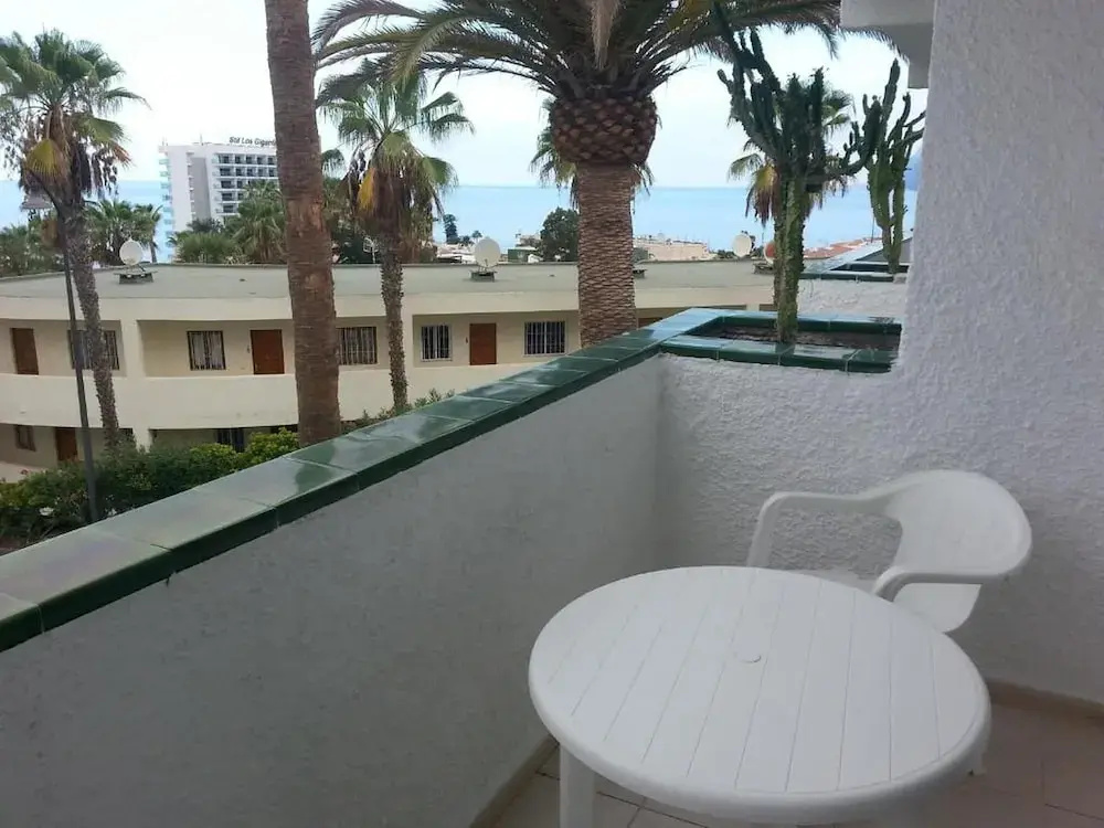 Apartment Tenerife Near Sea & Pool