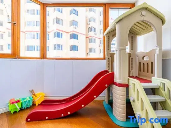 Qingdao Fushansuo Subway Station May Fourth Square Duomi Scenic Apartment