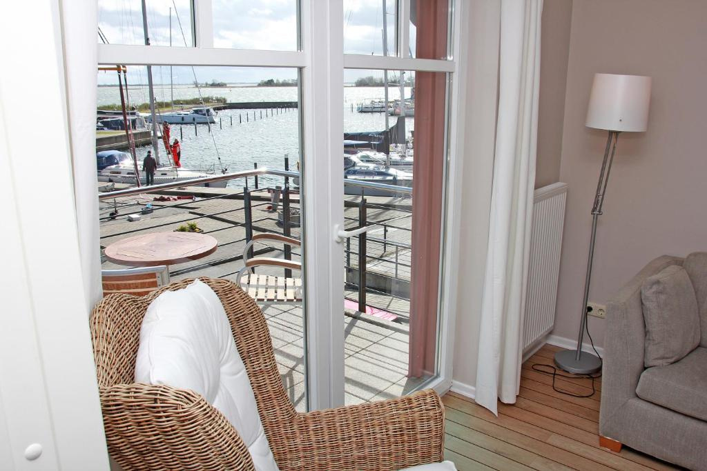 Apartment with balcony
