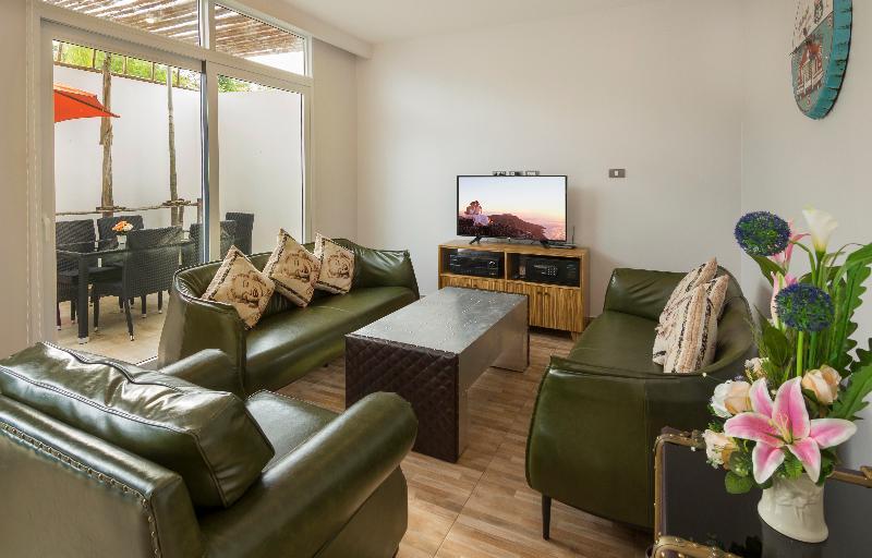 Вилла с 3 комнатами с балконом в Tropicana Pool Villa