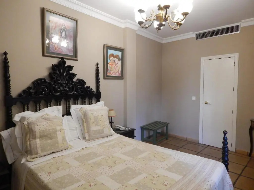Double room (full double bed)