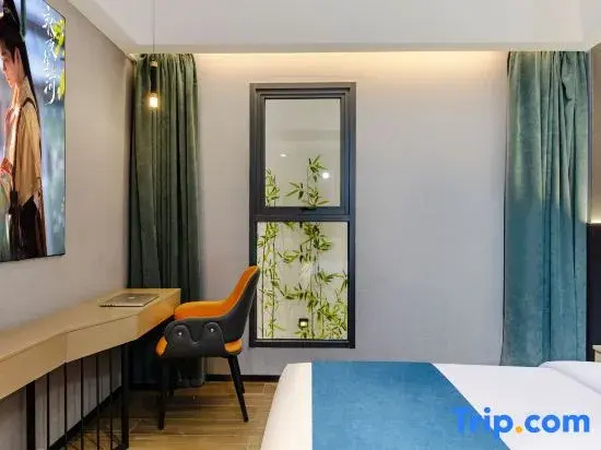 Standard Double room with partial view (full double bed)