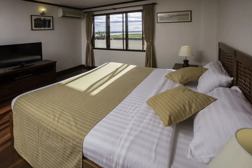 Deluxe Suite with river view