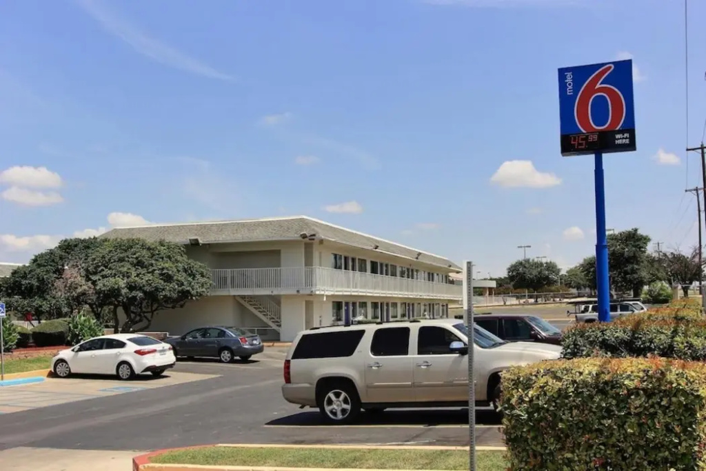 Motel 6 Austin, TX - North