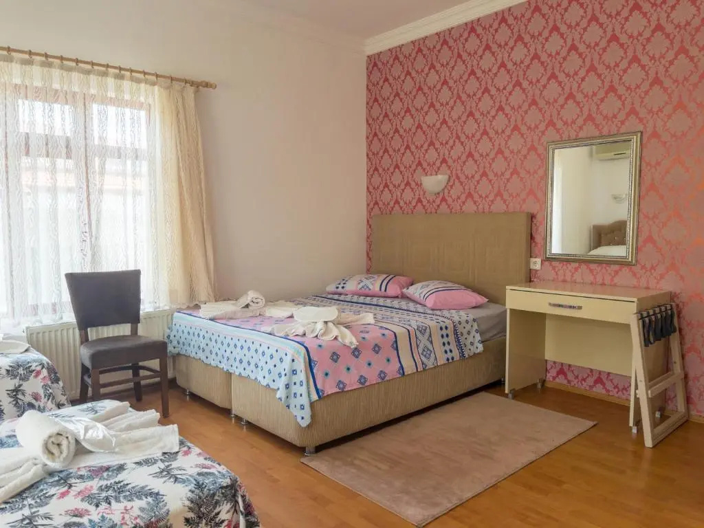 Standard Family room with garden view
