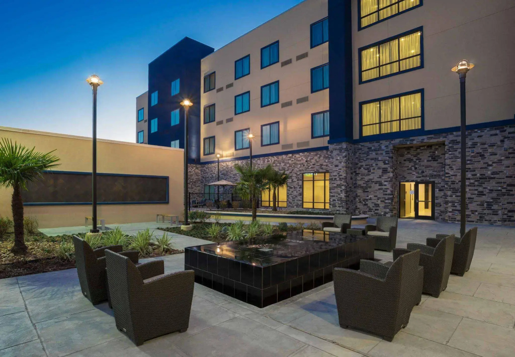 Courtyard Houston Katy Mills