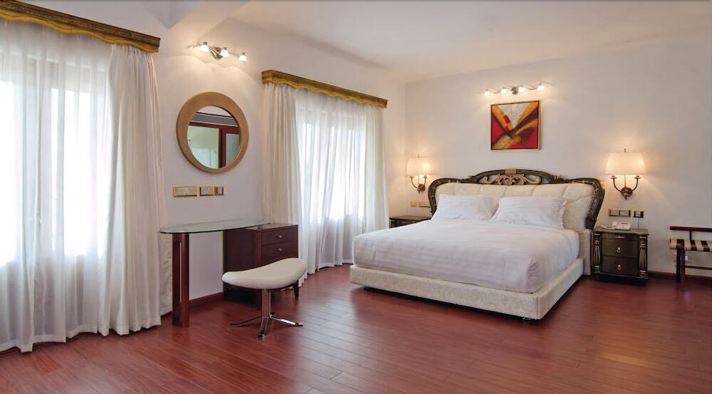 White Pearl Suites