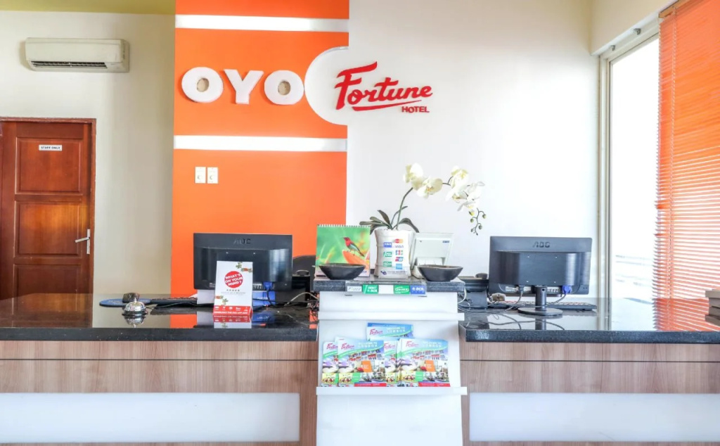 Lobby & Reception