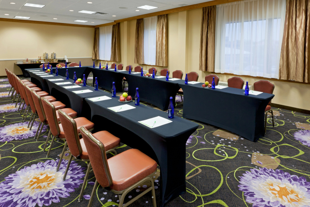 Holiday Inn Clark - Newark Area by IHG - Général