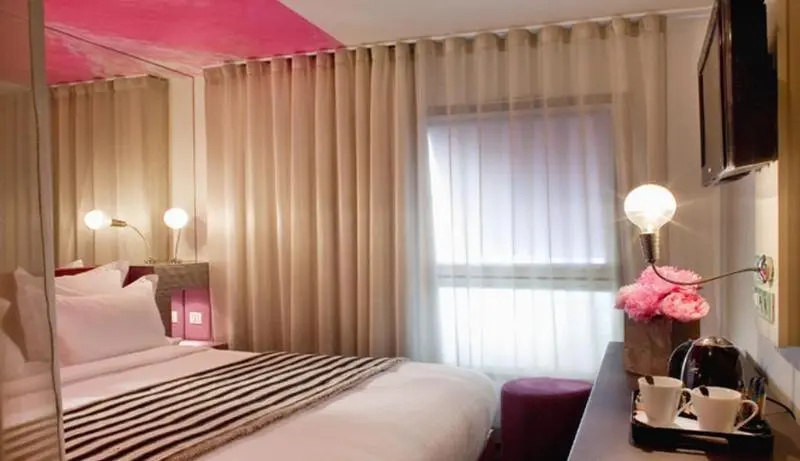 7 Eiffel Hotel 40