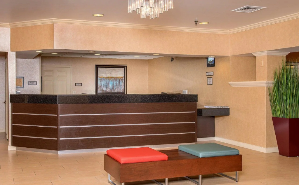 Lobby & Reception