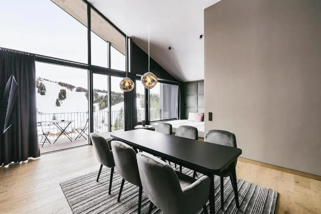3 Bedrooms Deluxe Suite