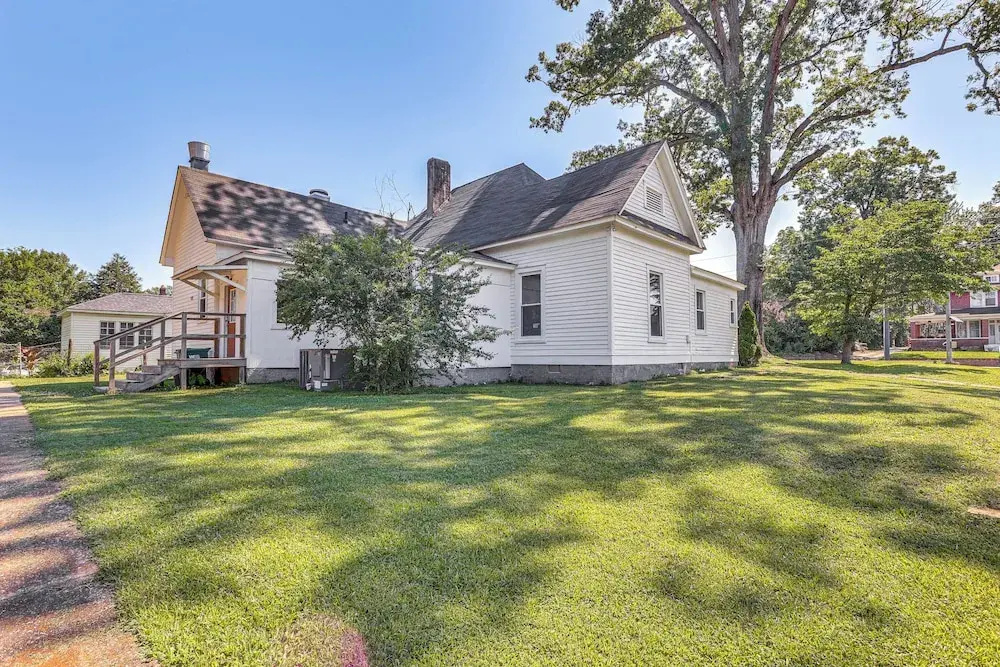 Jackson Family Home ~ 5 Mi to Downtown!