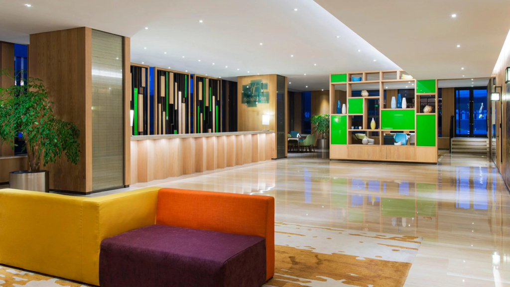 Lobby & Reception