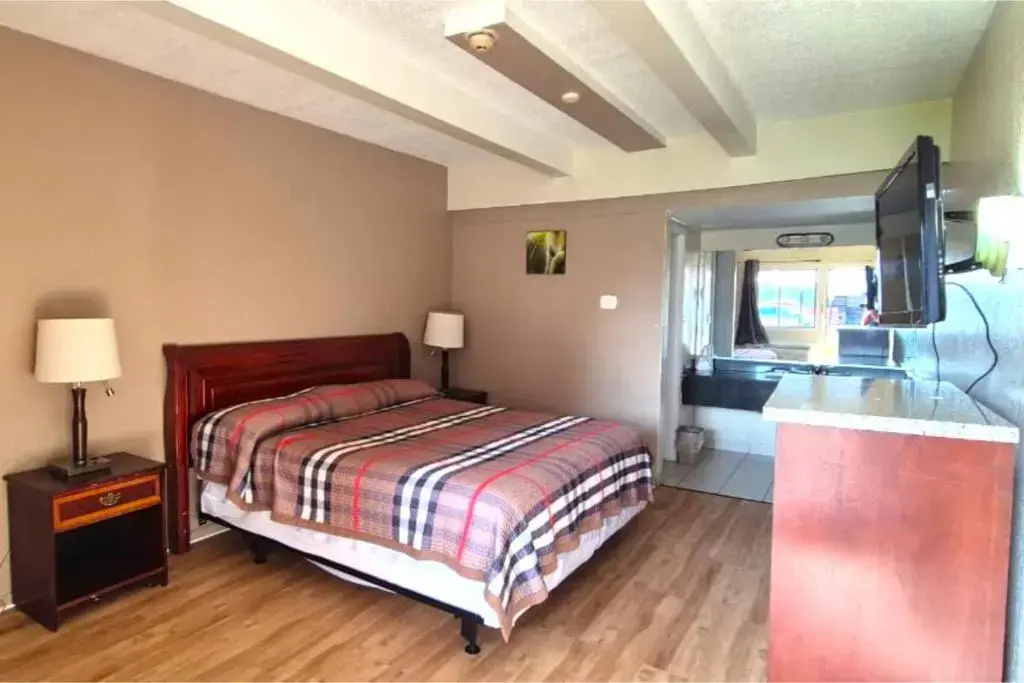 Saratoga Motel By Capital O Near Midway Airport Chicago IL