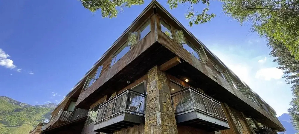 Downtown Modern Creekside by Exceptional Stays