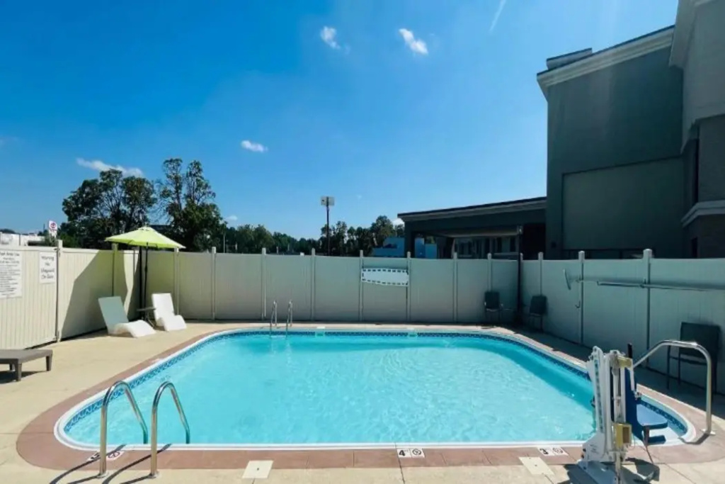 Clarion Inn & Suites Evansville Eastland Area - Général