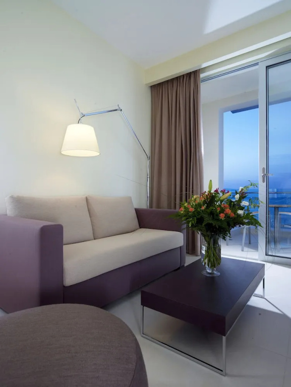 Suite with balcony and with sea view