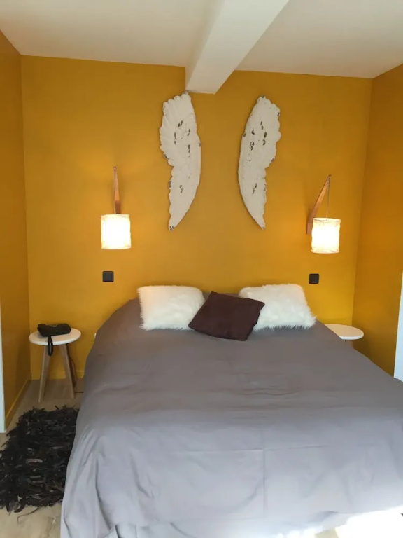 Standard Double room with courtyard view (full double bed)